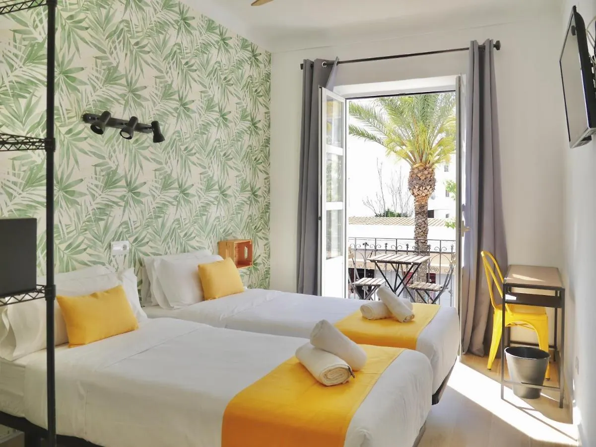 Nanit Rooms Ibiza Hostal Santa Eularia des Riu Gæstehus